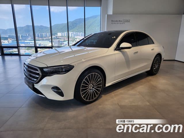 Mercedes-Benz E-Class 2025 — Фото 9/20