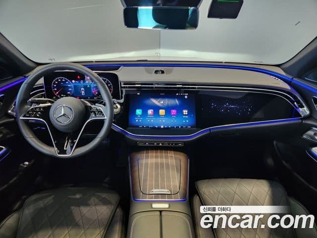 Mercedes-Benz E-Class 2025 — Фото 17/20