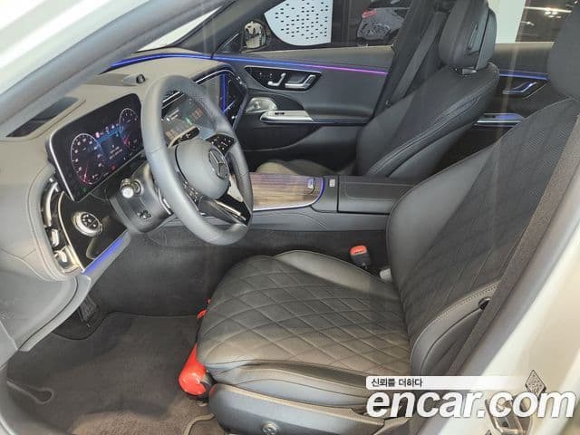 Mercedes-Benz E-Class 2025 — Фото 19/20