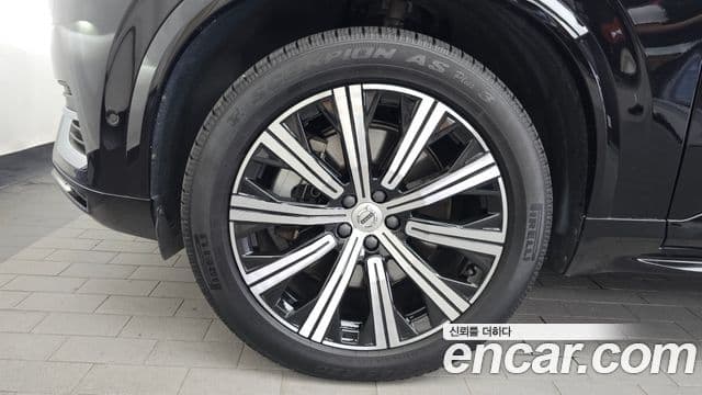 Volvo XC90 2021 — ფოტო 5/20