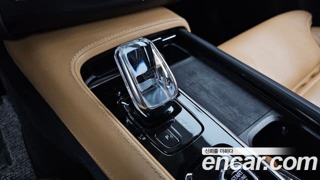 Volvo XC90 2021 — фото 9 из 20