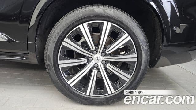Volvo XC90 2021 — ფოტო 19/37