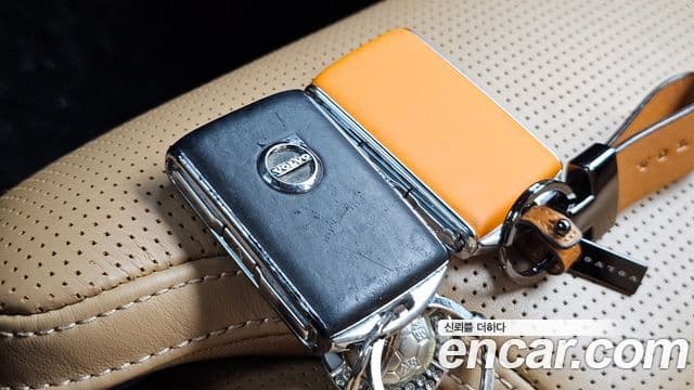 Volvo XC90 2021 — ფოტო 34/37
