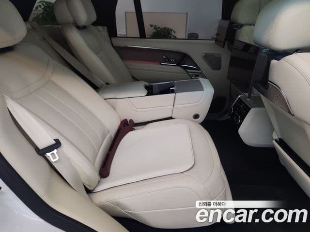 Land Rover Range Rover 2024 — Photo 13/18