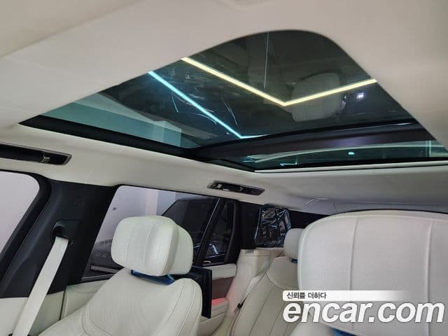 Land Rover Range Rover 2024 — Photo 2/18