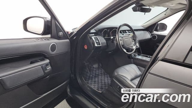 Land Rover Discovery 5 2018 — ფოტო 10/20