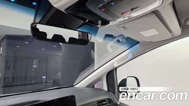 Hyundai Staria 2022 — Şəkil 28/31