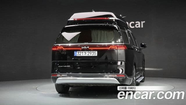 Kia Carnival 2023 — фото 4 из 20