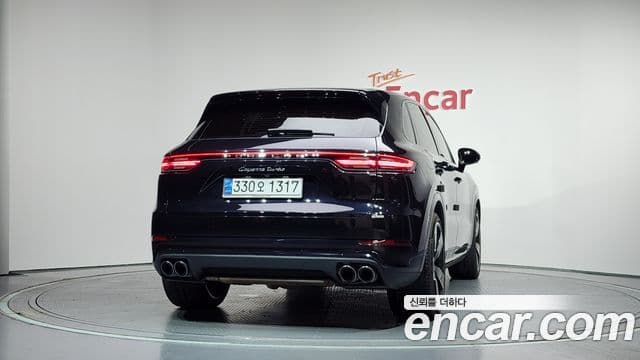 Porsche Cayenne 2020 — ფოტო 4/20
