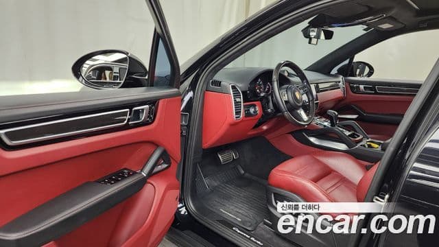 Porsche Cayenne 2020 — ფოტო 10/20