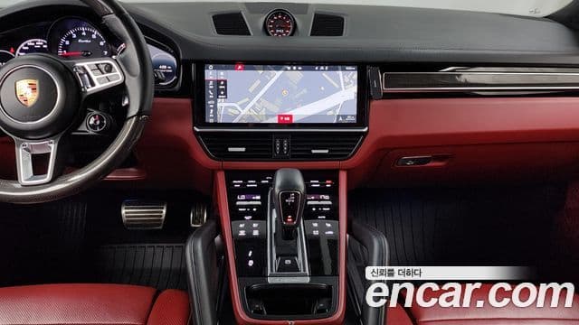Porsche Cayenne 2020 — ფოტო 14/20