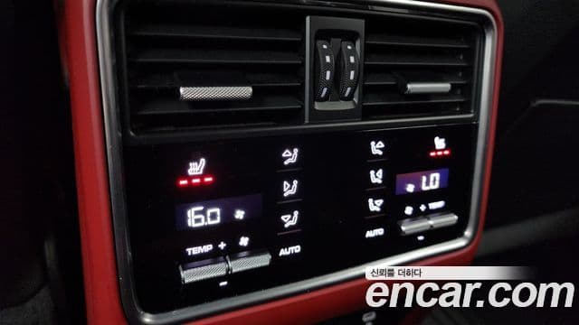 Porsche Cayenne 2020 — ფოტო 19/20