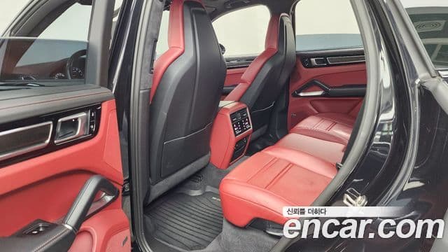 Porsche Cayenne 2020 — Photo 4/35