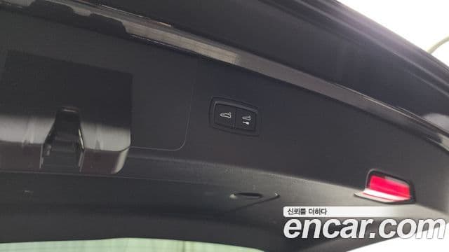 Porsche Cayenne 2020 — Photo 34/35