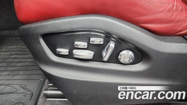 Porsche Cayenne 2020 — Photo 20/35