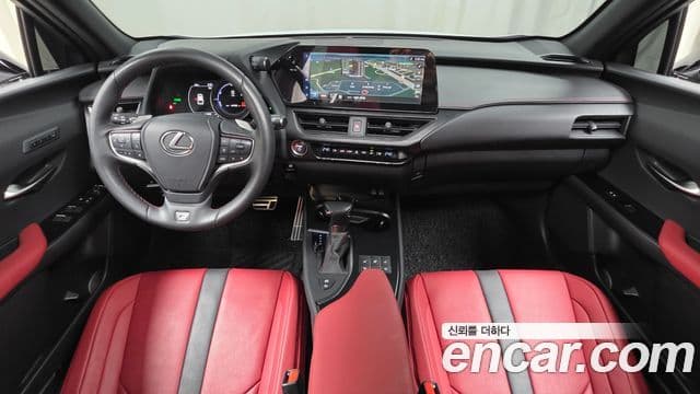 Lexus UX250h 2023 — ფოტო 7/20