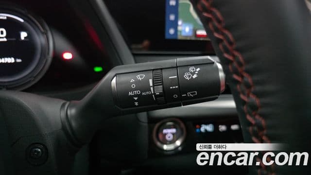 Lexus UX250h 2023 — ფოტო 20/20