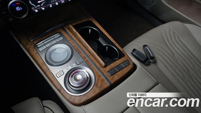 Genesis Electrified G80 2020 — ფოტო 9/20