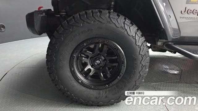 Jeep Wrangler 2019 — ფოტო 30/30