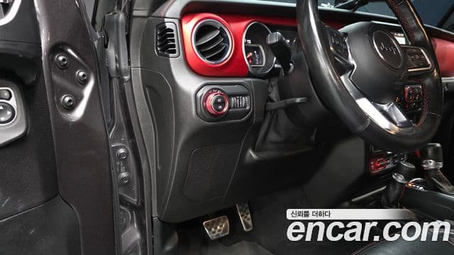 Jeep Wrangler 2019 — ფოტო 9/30