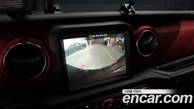 Jeep Wrangler 2019 — ფოტო 14/30