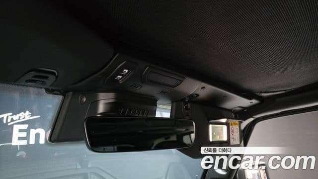 Jeep Wrangler 2019 — ფოტო 10/30