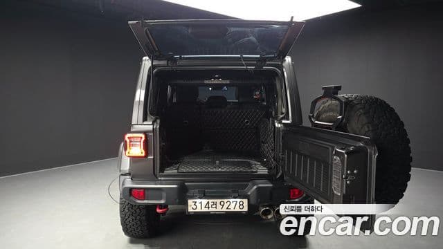 Jeep Wrangler 2019 — ფოტო 23/30