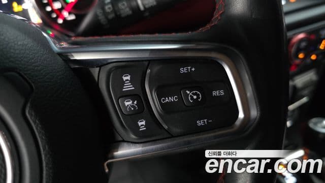 Jeep Wrangler 2019 — ფოტო 4/30