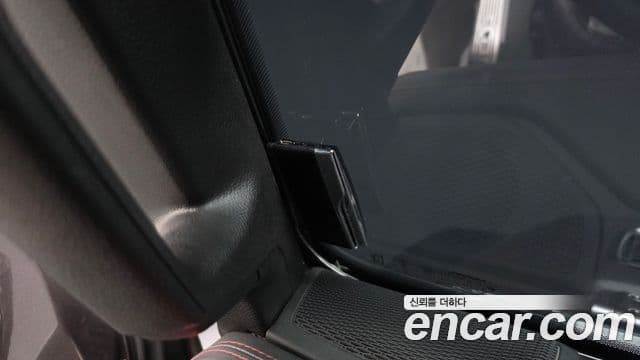 Jeep Wrangler 2019 — ფოტო 18/30