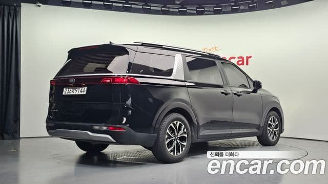 Kia Carnival 2020 — фото 2 из 20