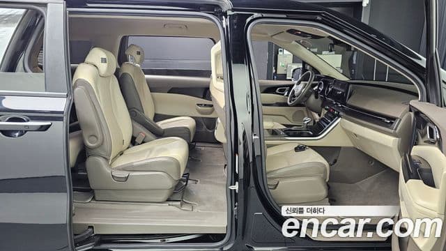 Kia Carnival 2020 — фото 12 из 20