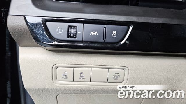 Kia Carnival 2020 — фото 13 из 20
