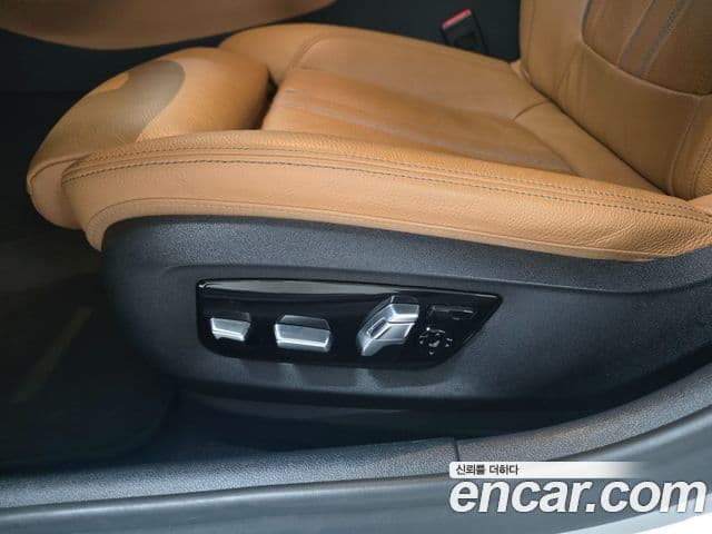 BMW 5 Series 2021 — ფოტო 13/20