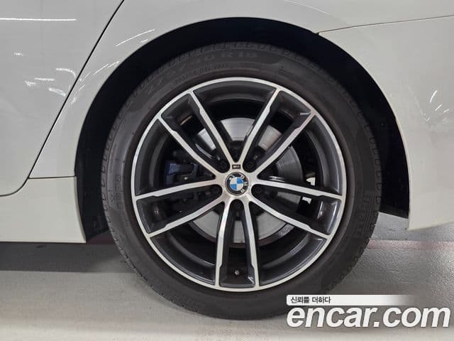 BMW 5 Series 2021 — ფოტო 19/20