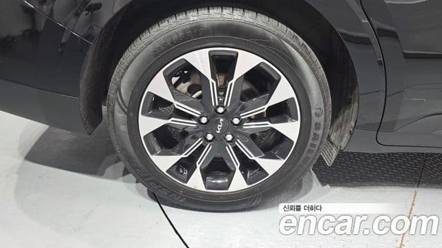 Kia Carnival 2022 — ფოტო 5/20
