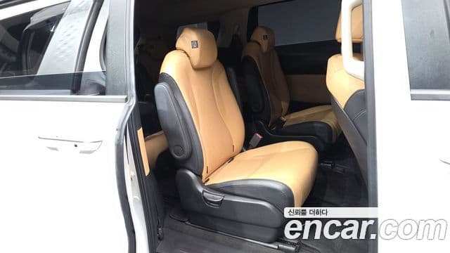 Kia Carnival 2023 — Şəkil 12/20