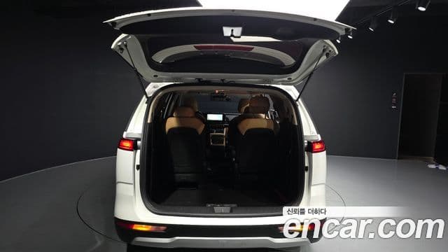 Kia Carnival 2023 — Şəkil 20/20