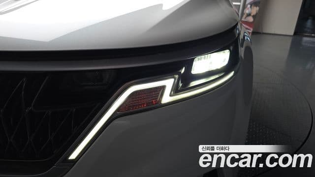Kia Carnival 2023 — Photo 11/39
