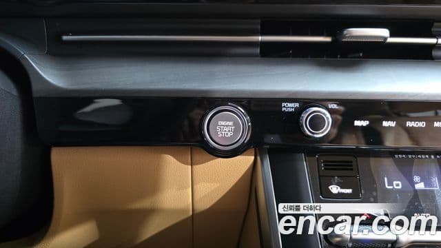 Kia Carnival 2023 — Photo 7/39