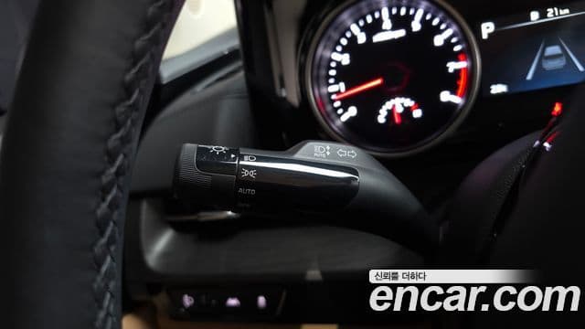 Kia Carnival 2023 — Photo 30/39