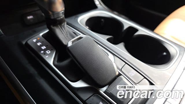 Kia Carnival 2023 — Photo 8/39