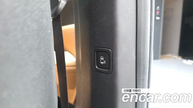Kia Carnival 2023 — Photo 21/39