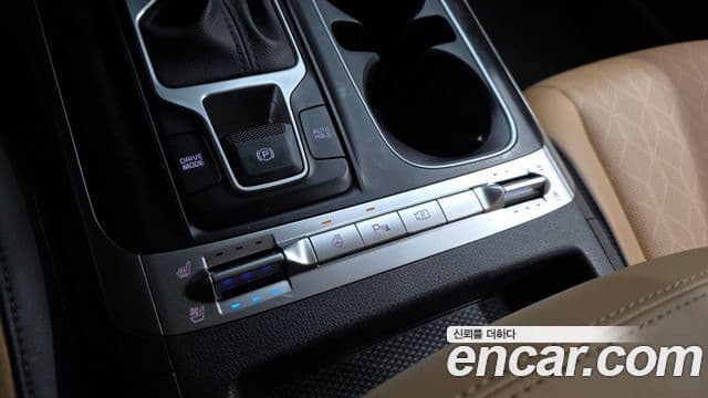 Kia Carnival 2023 — Photo 19/39