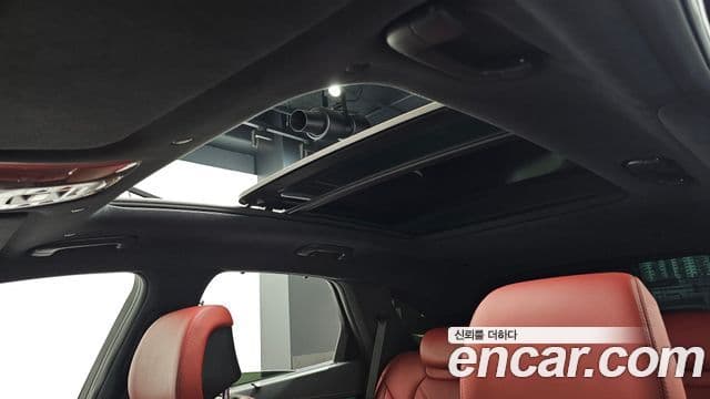 Genesis GV70 2024 — Photo 28/33