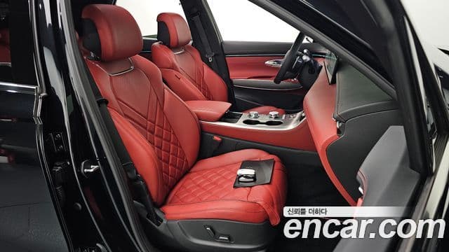 Genesis GV70 2024 — Photo 18/33