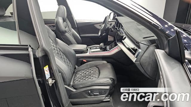 Audi Q8 2021 — Şəkil 31/36