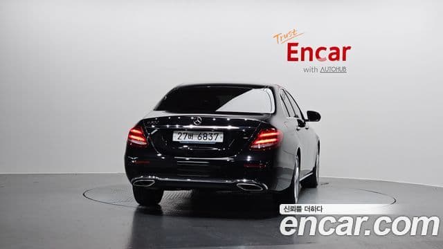 Mercedes-Benz E-Class 2018 — Фото 4/20