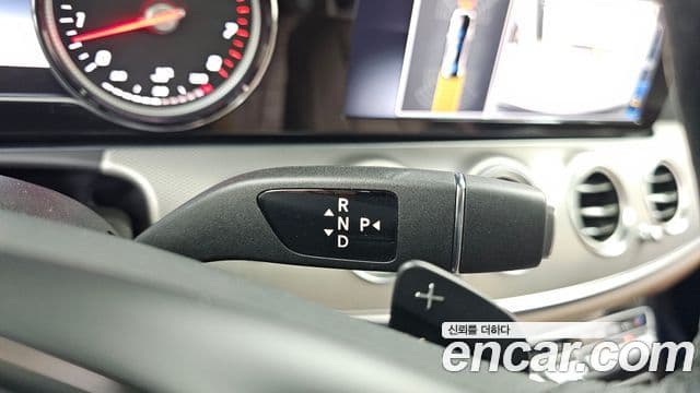 Mercedes-Benz E-Class 2018 — Фото 9/20
