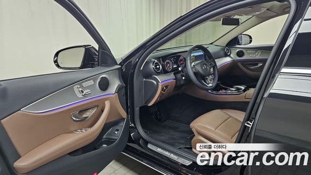 Mercedes-Benz E-Class 2018 — Фото 10/20