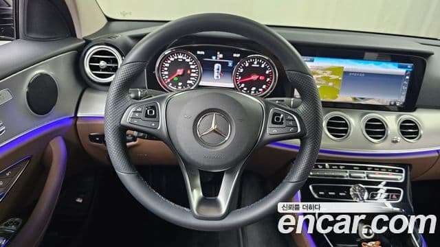 Mercedes-Benz E-Class 2018 — Фото 13/20